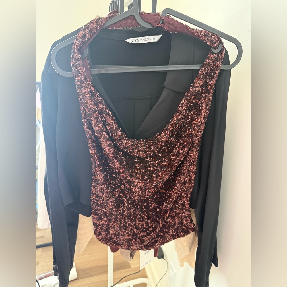 Zara Women's Black and Red Sequin Blouse